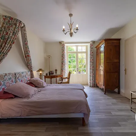 Sejour De Charme Avec Piscine A Saint-georges-sur-layon, Proche De Saumur Et Des Chateaux De La Loire - Fr-1-622-81 Bed & Breakfast *