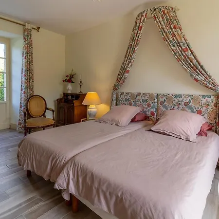 Sejour De Charme Avec Piscine A Saint-georges-sur-layon, Proche De Saumur Et Des Chateaux De La Loire - Fr-1-622-81 Bed & Breakfast *