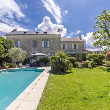 De Charme Avec Piscine à Saint-georges-sur-layon, Proche De Saumur Et Des Châteaux De La Loire - Fr-1-622-81 3* Doue-en-Anjou