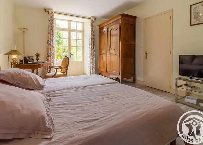 De Charme Avec Piscine à Saint-georges-sur-layon, Proche De Saumur Et Des Châteaux De La Loire - Fr-1-622-81 * Doue-en-Anjou