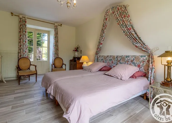 De Charme Avec Piscine à Saint-georges-sur-layon, Proche De Saumur Et Des Châteaux De La Loire - Fr-1-622-81 *