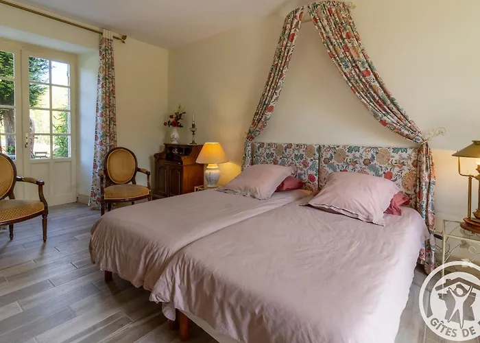 De Charme Avec Piscine à Saint-georges-sur-layon, Proche De Saumur Et Des Châteaux De La Loire - Fr-1-622-81 Bed and breakfast *