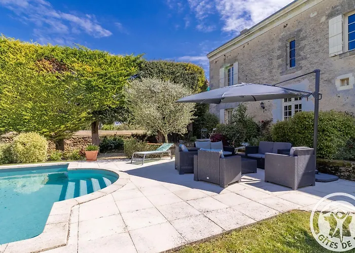 De Charme Avec Piscine à Saint-georges-sur-layon, Proche De Saumur Et Des Châteaux De La Loire - Fr-1-622-81 Doue-en-Anjou